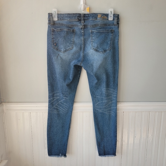 KUT From the Cloth Low Rise Distressed Raw Hem Skinny Jeans Size 12 - Picture 4 of 16